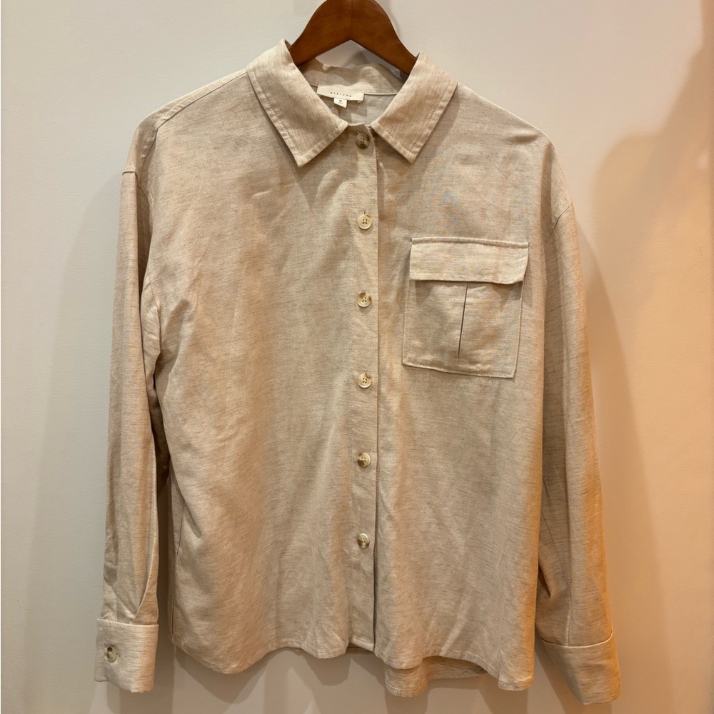 Like-new linen blend button up